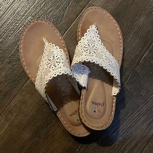 White Palms. Size 8 (M)